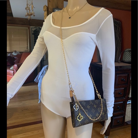 🚫SOLD🚫LV POUCH GM FAB SUPER ATTRACTIVE 7.85”x4.25 😍🔥😍 - Picture 3 of 15